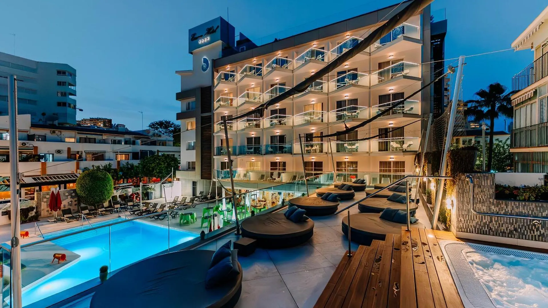 Essence Hotel Boutique Torremolinos 4*,