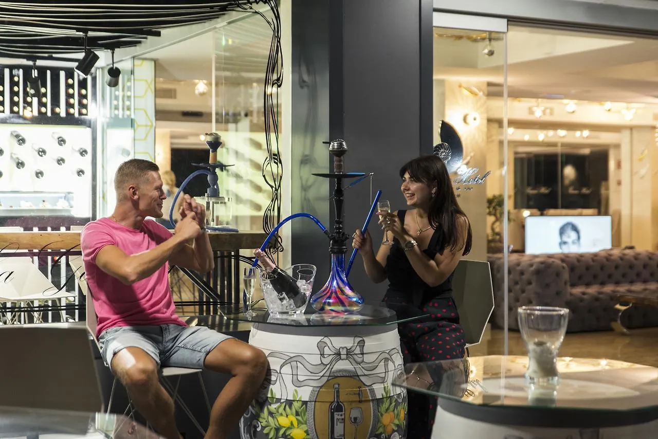 ****  Essence Hotel Boutique Torremolinos España